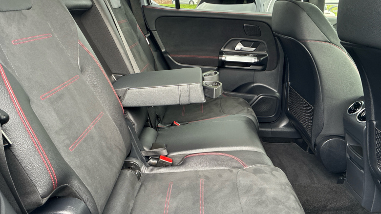 Mercedes-Benz GLB 200 AMG Line Premium 5dr 7G-Tronic Petrol Estate